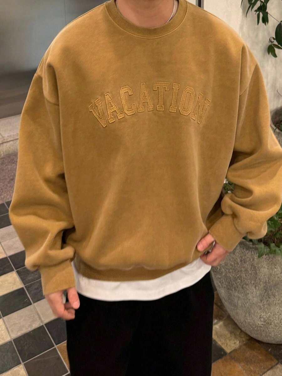 DAZY Autumn/Winter Thermal Lined Camel Color Letter Patchwork Crew Neck Short Loose Fit Men's Pullover Sweatshirt - Camel - View 1