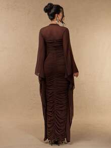 Silquee Gaun Panjang Elegan Wanita Warna Polos dengan Kerah Tegak, Lengan Mengembang, dan Lipatan, Pas Badan. - Coklat - View 3