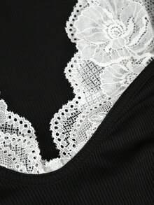 GlowEve CURVE Plus Size Lace Patchwork V-Neck Cinched Waist T-Shirt, Suitable For Dates And Daily Wear, Spring/Summer - Black - View 4