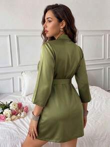 Rafferiza 开襟系带缎面睡袍，奢华休闲服饰，秋冬款 - 軍綠色 - 查看 2
