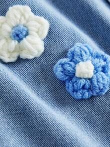 SHEIN 女童休閒日常牛仔長褲，附口袋、鈕扣與3D花朵裝飾 - 中等水洗藍 - 查看 2
