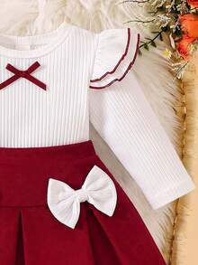 SHEIN Playful Pals Conjunto de niña bebé unisex para bebé y niño pequeño de 0 a 3 años, estilo elegante para primavera/otoño, top de cuello redondo con detalle de lazo y falda roja, ajuste casual adecuado para salidas, ocio y fiestas - Rojo - Ver 5