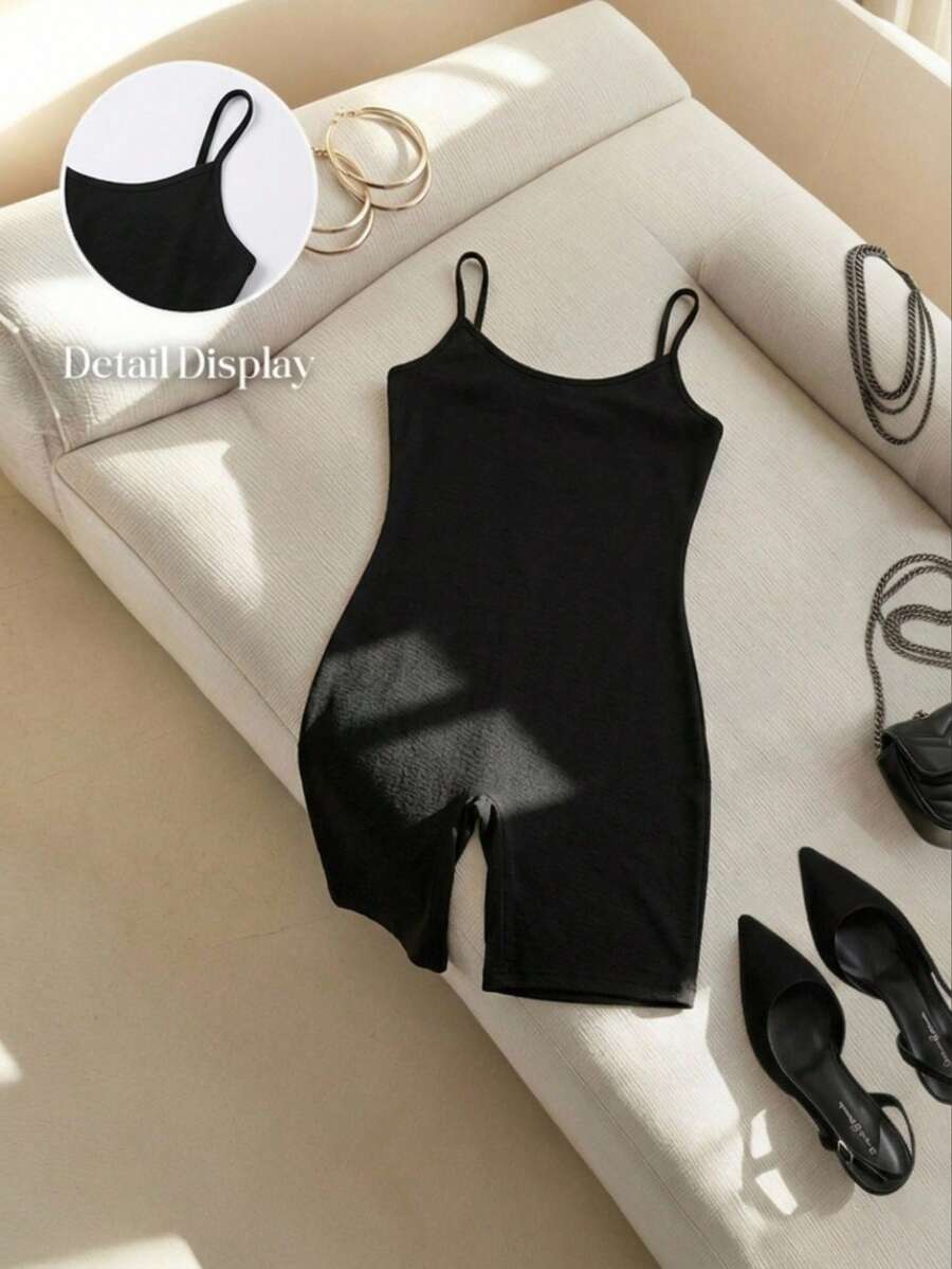 SHEIN EZwear Damen Oversize Schwarzer enger lässiger Romper mit Spaghettiträgern, geeignet für den Sommer