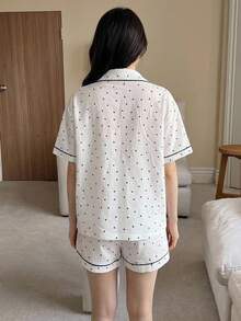 DAZY 波點滿版印花短袖上衣與短褲兩件套夏季女款睡衣套裝 - 白色 - 查看 2