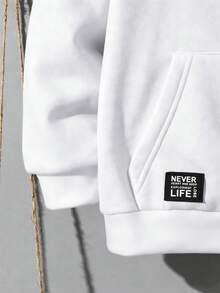 SHEIN 青少年男孩極簡街頭風小字母印花運動衫，休閒學院風舒適時尚簡約實用百搭，柔軟面料，適合日常穿著、上學、旅行、戶外運動，四季皆宜 - 白色 - 查看 5