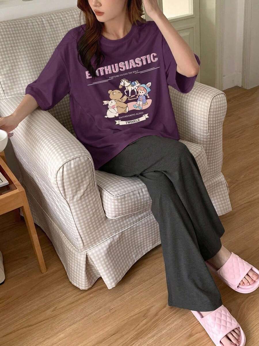DAZY 女款可愛卡通印花寬鬆短袖上衣與長褲兩件式居家服套裝 - 紫色 - 查看 1