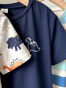 SHEIN Compra 3 y llévate 1 gratis, Set de 4 camisetas de cuello redondo de manga corta cómodas, asequibles y con diseños de dinosaurios y rayas coloridas para niños y niñas, adecuadas para primavera/verano, uso diario, deportes, salidas, escuela, reuniones, festivales, sesiones de fotos, temporada de regreso a clases - Multicolor - Ver 6