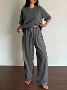 DAZY 字母印花舒適柔軟女款兩件式居家服套裝 - 深灰色 - 查看 5