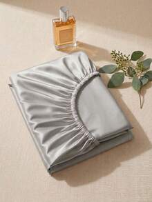 Cirelle 1 buah Sprei Fitted Warna Polos dari Sutra Es, Pelindung Kasur Satin dengan Karet Elastis di Seluruh Sisi, Penutup Kasur Lembut dan Bernapas - Abu-abu muda - View 3