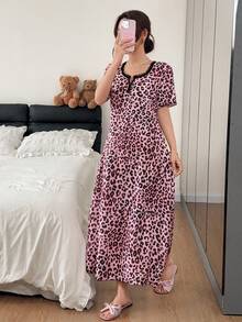 Napfluff Camisola Feminina Tamanho Padrão com Estampa de Leopardo, Base Rosa, Efeito Tie-Dye, Manga Curta, Design de Patchwork de Renda, Vestido de Dormir Curto Estilo Asiático, Adequado para Uso Doméstico e Uso Externo - Rosa chiclete - Visão 6