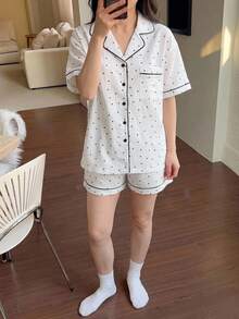DAZY 波點滿版印花短袖上衣與短褲兩件套夏季女款睡衣套裝 - 白色 - 查看 8