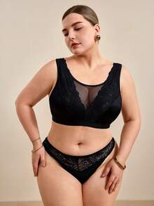 Hourtrue Plus Size Women's Soft Breathable Wireless Lace Bra, Full Coverage Comfortable Solid Color Camisole - Black - View 7