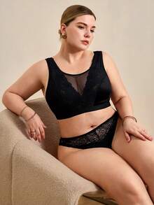 Hourtrue Plus Size Women's Soft Breathable Wireless Lace Bra, Full Coverage Comfortable Solid Color Camisole - Black - View 4