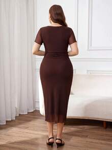Reflora Plus Size Elegant Embroidered Fashion Round Neck Evening Dress - Black and White - View 3