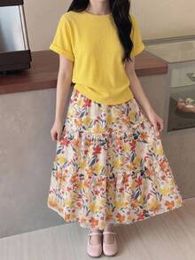 SHEIN 2件組女童秋季新款黃色與白色清新度假風海灘套裝，純黃色捲邊短袖圓領T恤搭配彩色花卉印花高腰三層蛋糕裙，適合海灘度假、旅行拍照、日常購物、校園休閒、生日穿搭、戶外野餐，可拆卸百搭秋季穿著 - 黃色 - 查看 1