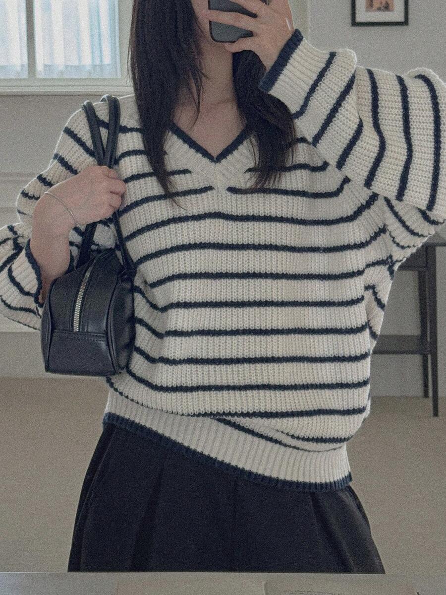 DAZY Sweater Rajut Wanita Model Pullover Lengan Panjang Longgar Bergaris Warna Blok, Leher V, Kasual, Gaya Jalanan, Liburan Musim Semi dan Gugur - Putih - View 1