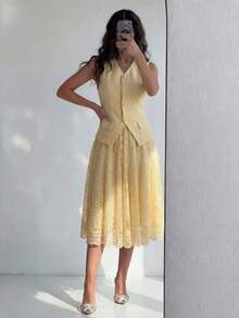 Modelyn 女士黄色梭织无袖V领收腰纽扣假口袋A字优雅通勤上衣和A字蕾丝浪漫半裙两件套，春夏款 - 黃色 - 查看 11