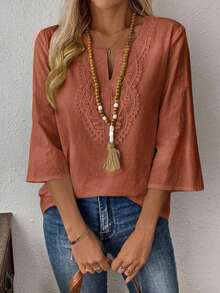 EMERY ROSE Blusa de unicolor con patchwork de encaje para mujeres de mediana edad - Color caoba - Ver 3