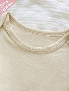 SHEIN Set Bodysuit Bayi Baru Lahir Musim Semi/Panas, Katun Murni, Desain Warna Polos, Disukai dan Diinginkan Anak-Anak, Terbuat dari Kain Lembut dan Nyaman yang Ramah Kulit, Cocok untuk Pakaian Rumahan Anak, 2 Potong Dikirim Secara Acak - MultiWarna - View 3