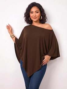 Enliva Atasan Cape Berlipit Asimetris Satu Bahu Rajut Ukuran Besar - Coklat - View 4