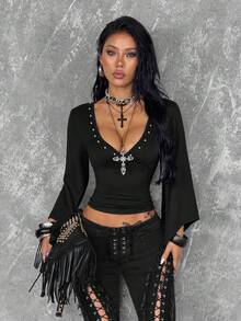 Coolane 女款秋季街頭龐克派對深V領鉚釘裝飾九分喇叭袖修身百搭上衣 - 黑色 - 查看 1