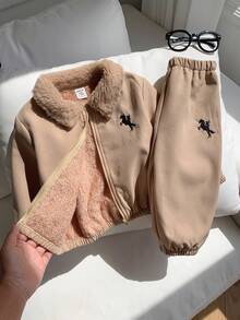 SHEIN 2件組男嬰可愛秋冬百搭保暖內裡翻領刺繡外套與帽子套裝，保暖內裡夾克套裝，嬰幼兒秋冬套裝 - 彩色 - 查看 8