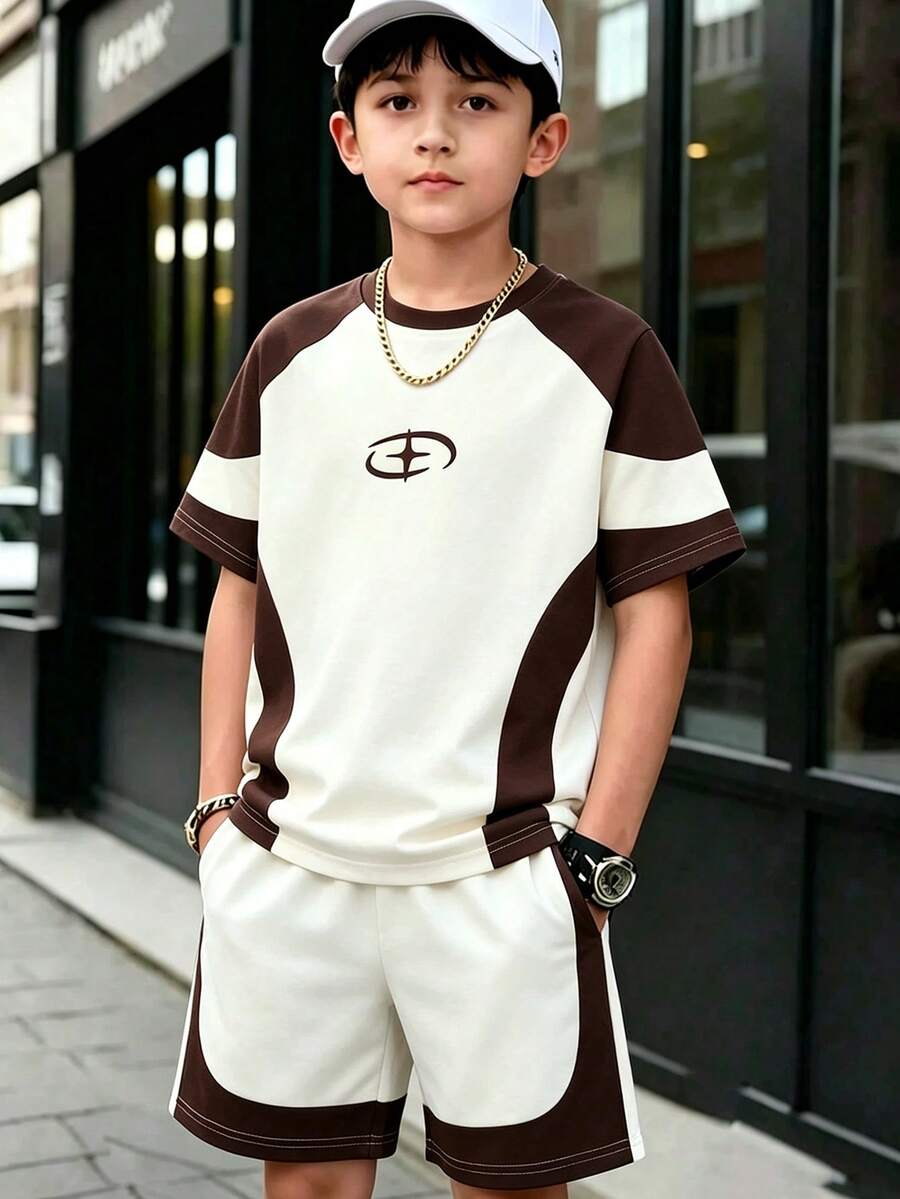 SHEIN 2件組 男童青少年簡約拼色圓領短袖T恤 + 拼色口袋運動短褲套裝 - 彩色 - 查看 1