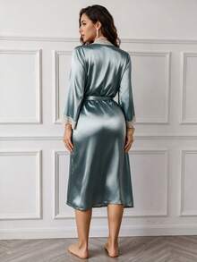 Rafferiza Conjunto de 2 piezas SilkySpell para mujer: Vestido de tirantes con escote en V profundo, Bata elegante con cinturón de satén, Ropa de estar por casa con adorno de encaje, Pijama, Adecuado para todas las estaciones. Conjunto de ropa de dormir de satén, Camisón de satén, Conjunto de bata de seda, Conjunto de lencería con bata, Ropa de estar por casa de satén con adorno de encaje, Ropa de otoño e invierno cómoda y elegante - Azul Cadete - Ver 3