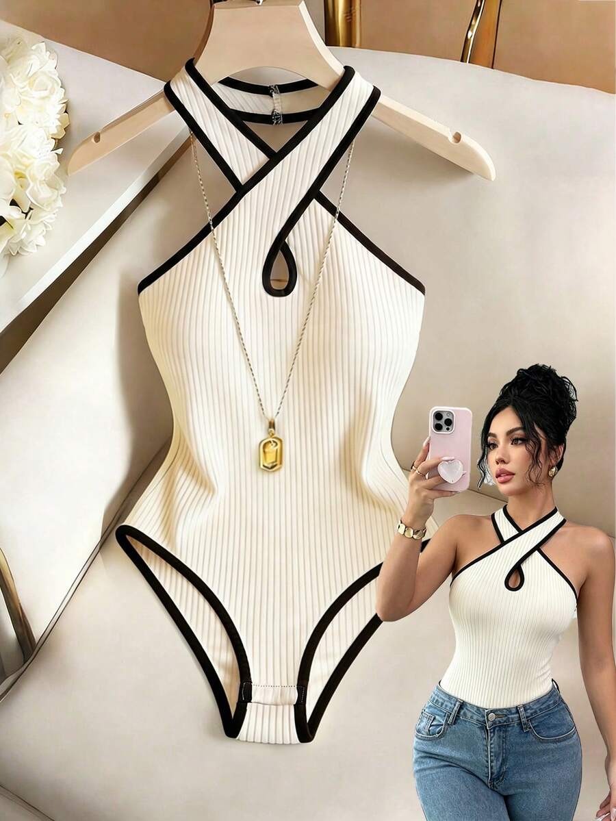 SHEIN Raffinéa 杏色和黑色交叉绑带露背性感连体衣,杏色上衣,假日装扮,户外服装 - 杏色 - 查看 1