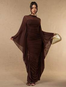 Silquee Gaun Panjang Elegan Wanita Warna Polos dengan Kerah Tegak, Lengan Mengembang, dan Lipatan, Pas Badan. - Coklat - View 2
