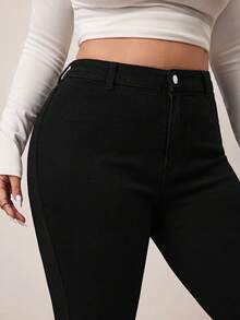 SHEIN CURVE+ 大尺碼休閒寬鬆修身牛仔褲 素色百搭 正式時尚週穿搭 黑色 冬季秋季 早午餐 外出度假造型 - 黑色 - 查看 8