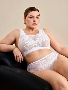 Hourtrue 女士加大码白色无肩带文胸，薄蕾丝网眼无钢圈提拉支撑性感度假文胸 - 白色 - 查看 3