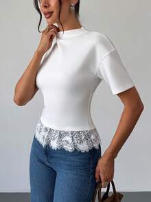 Firerie Camiseta de mujer de color liso con cuello alto, manga corta, dobladillo de encaje y patchwork - Blanco - Ver 4