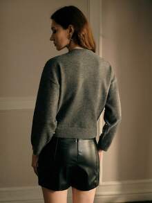 MOTF PREMIUM AUTUMN/WINTER ELEGANT VERSATILE SLIMMING COMMUTE DATE KNIT FABRIC HEAVY PEARL DECOR DROPPED SHOULDER DARK GRAY WOMEN'S SHORT SWEATER - Dark Grey - View 4