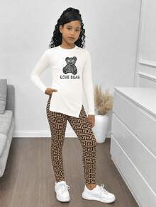 SHEIN Tween Girl 運動休閒針織熊圖案長袖開衩下擺上衣與幾何圖案內搭褲套裝，黑白配色 - 白色 - 查看 4