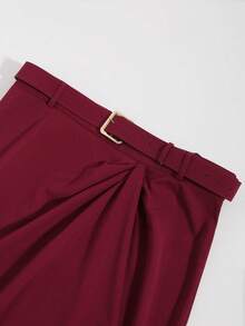 GlowEve CURVE Setelan 2 Potong Kemeja Polkadot Vintage + Rok Lipit Burgundy untuk Musim Gugur - Hitam - View 8