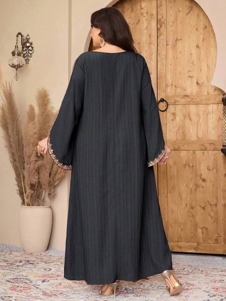 Al Najma 大尺碼女款優雅刺繡阿拉伯傳統長洋裝 - 深灰色 - 查看 1