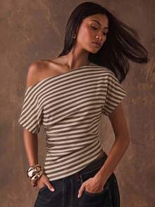 SHEIN BAE Kaos Wanita Gaya Minimalis Kasual Motif Garis Cokelat, Leher Asimetris, Cocok untuk Musim Semi/Panas, dan Pakaian Kantor - MultiWarna - View 6