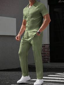 Manfinity Homme 男士單排扣短袖襯衫與長褲休閒日常穿搭 - 軍綠色 - 查看 3