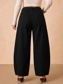 SHEIN Tall CURVE 大尺碼女款休閒寬鬆彎腿牛仔褲，附口袋 - 黑色 - 查看 2