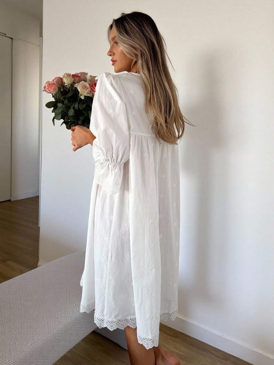 Women's Gentle Sweet Lace Patchwork Bell Sleeve Nightgown