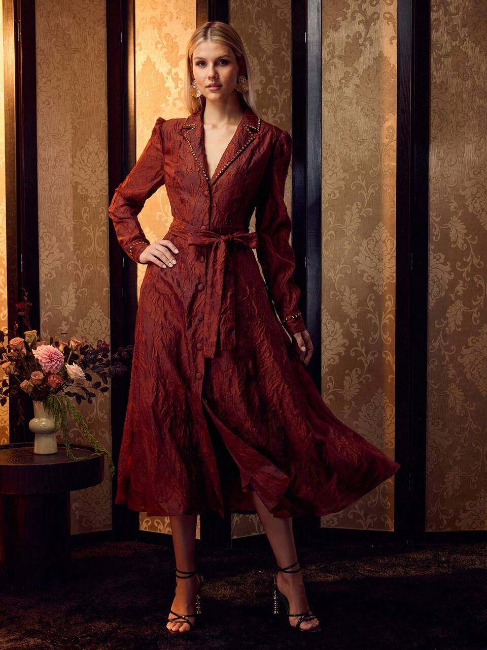 MOTF VESTIDO ELEGANTE VINTAGE CARAMELO JACQUARD TEXTURIZADO CON PEDRERÍA ADORNADA SOLAPA ABOTONADO SIMPLE LAZO CINTURA AJUSTADA MANGA LARGA LARGURA MEDIA PARA MUJER, BODA, FIESTA, DESPLAZAMIENTO