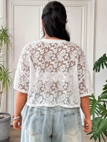 SHEIN EZwear 大尺碼女款休閒度假蕾絲透視圓領T恤 - 白色 - 查看 2