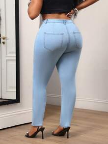 SHEIN ICON 女款大尺碼夏季休閒優雅高腰藍色牛仔褲，彈性修身顯瘦，適合外出與日常穿著 - 淺色水洗藍 - 查看 2