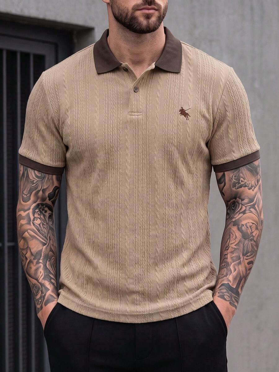 Manfinity CasualCool 男士紋理提花 Polo 衫,卡其色上衣,附精緻小刺繡,休閒日常通勤上衣 - 卡其色 - 查看 1