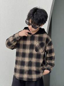 SHEIN 兒童青少年男孩休閒日常舒適格紋拼接連帽寬鬆長袖梭織鈕扣襯衫，適合通勤、上學、日常休閒外出與運動，春夏秋冬四季適用 - 卡其色 - 查看 3
