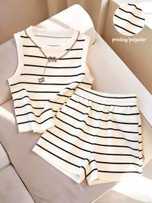 SHEIN Franclia 女款黑白條紋兩件套，夏季休閒度假圓領條紋上衣與高腰短褲，極簡口袋 A 字版型套裝 - 黑與白 - 查看 1