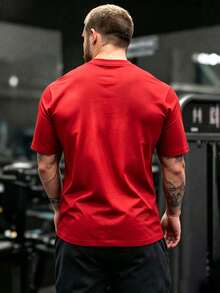 GymBeat Kaos Olahraga Lengan Pendek Pria Ukuran Besar dengan Cetakan Huruf - Merah - View 2