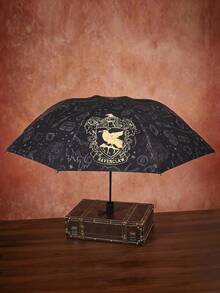 HARRY POTTER X SHEIN 復古校徽黑色膠面可折疊傘，雙用遮陽防雨傘，適合學生通勤，魔幻深色圖案便攜 8 根傘骨三折傘，旅行防 UV 陽傘，男女情侶日常戶外使用 - 黑黃灰色 - 查看 3
