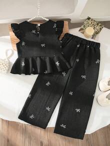 Elladie kids 2件組女童夏季新款小圓領露背水滴藍蝴蝶結仿刺繡印花布料短袖荷葉邊前綴蝴蝶結裝飾上衣休閒直筒短褲簡約復古時尚套裝 - 黑色 - 查看 2